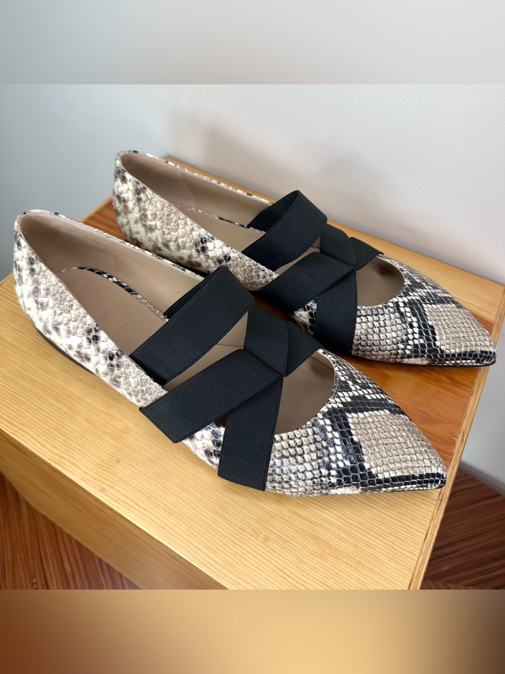 M. GEMI Fiorenza Python Pointed Toe Ballet Flats 39.5 or 8.5 Snake Print Italy
